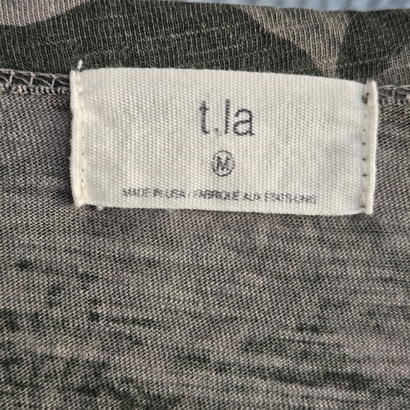 T.La By Anthropologie Camouflage Green 3/4 Sleeve Top - Picture 5 of 5